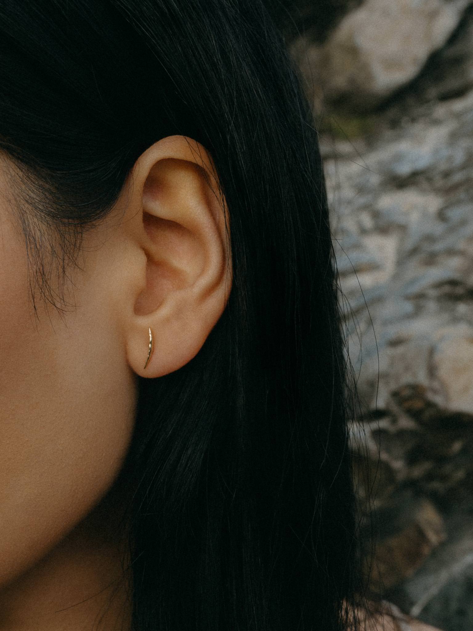 Textured Arc Ear Climber Stud